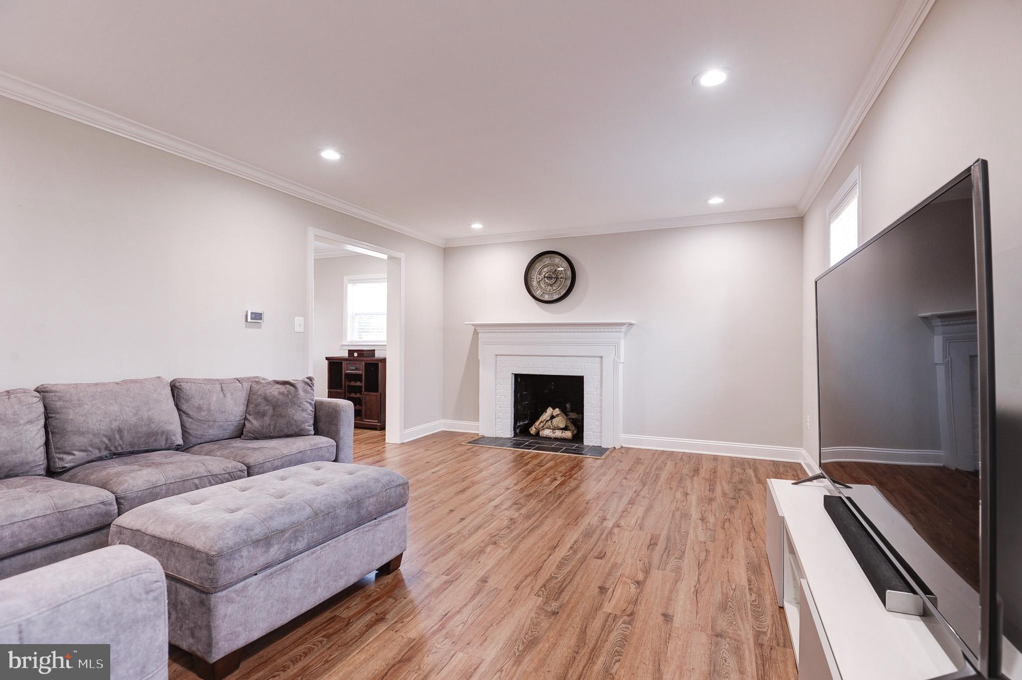 1926 Hull Road Vienna, VA 22182 - Photo 22 of 37 Gallery Image 22