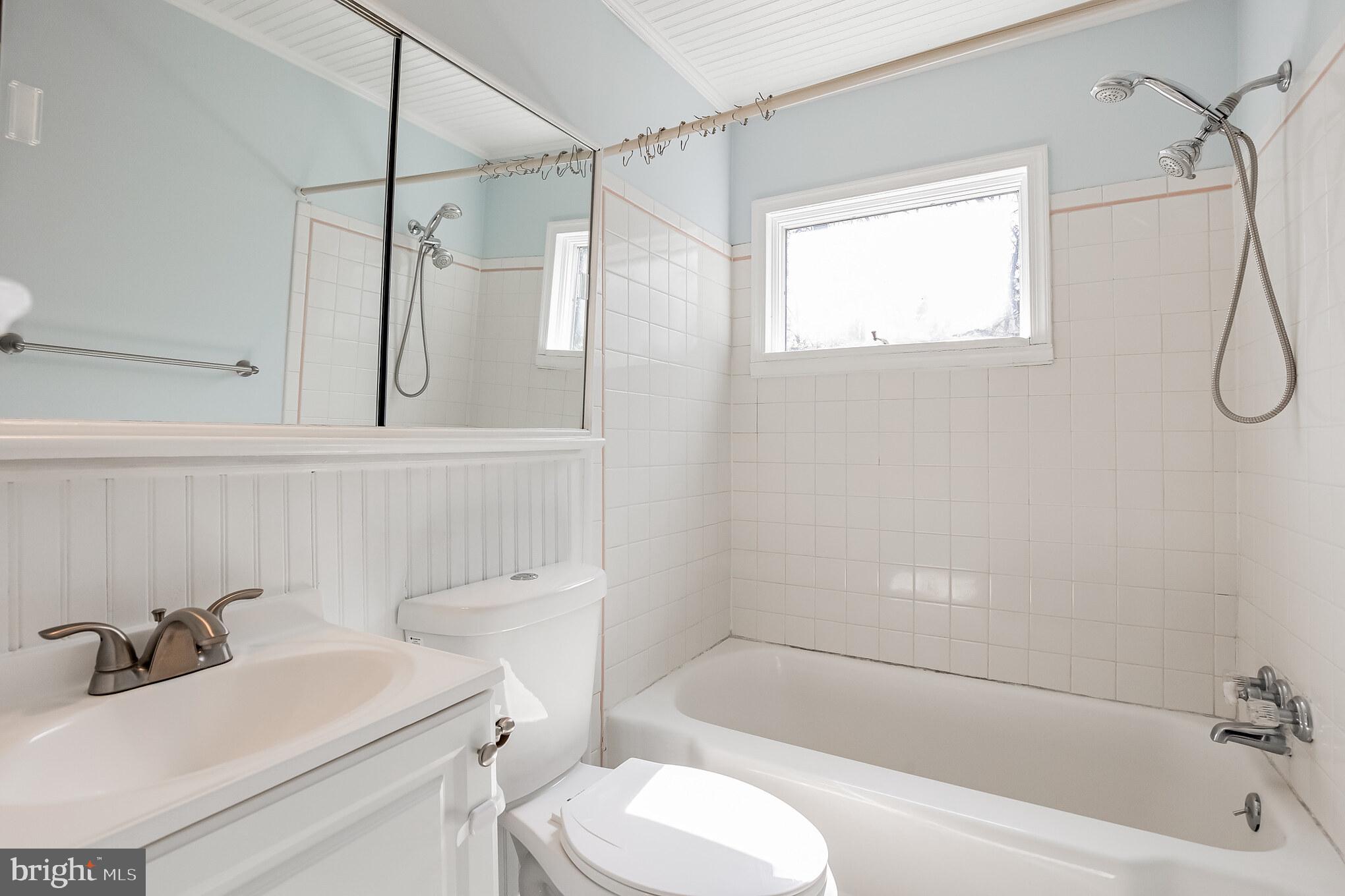 58 Eastwood Road Berwyn, PA 19312 - Photo 17 of 35 Hall Ceramic Tile Full Bath