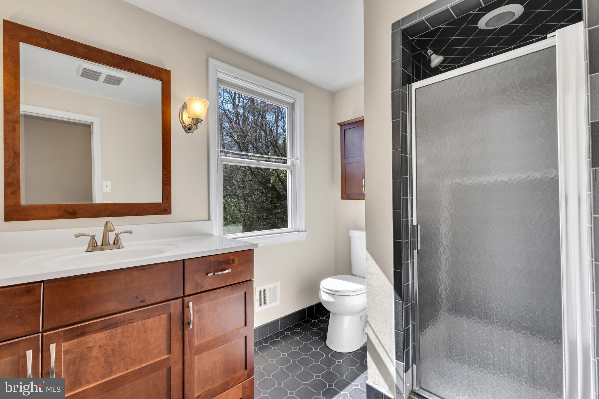58 Eastwood Road Berwyn, PA 19312 - Photo 22 of 35 2nd Floor Full Renovated Bath