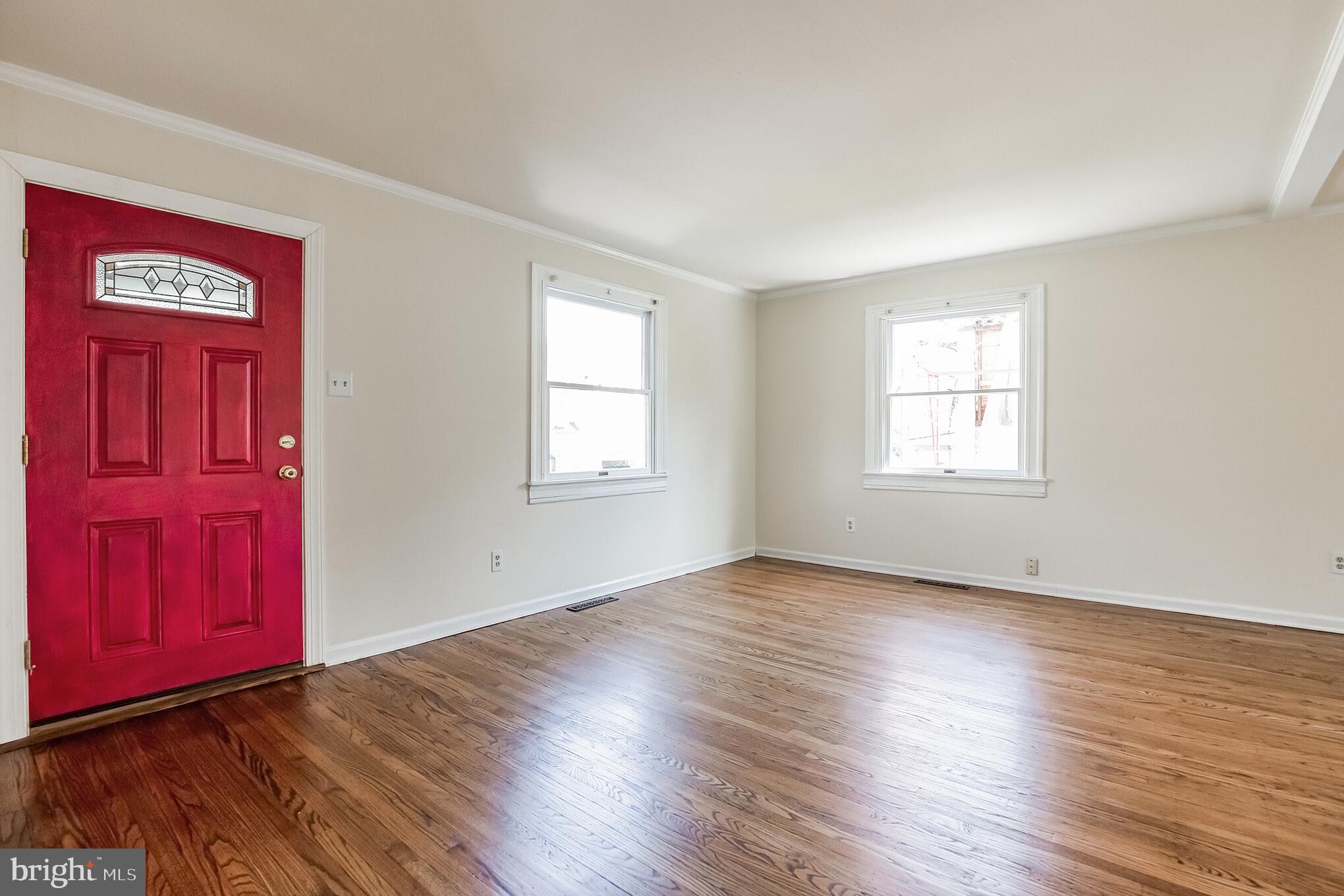 58 Eastwood Road Berwyn, PA 19312 - Photo 4 of 35 Living Room With Hardwood Flooring