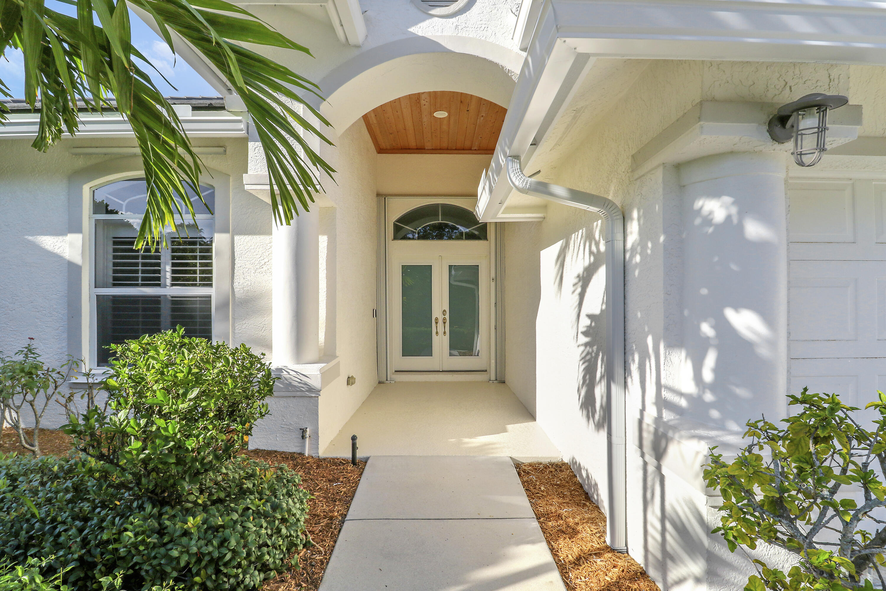 8415 Southeast Governors Way Hobe Sound, FL 33455 - Photo 4 of 105 House2-58