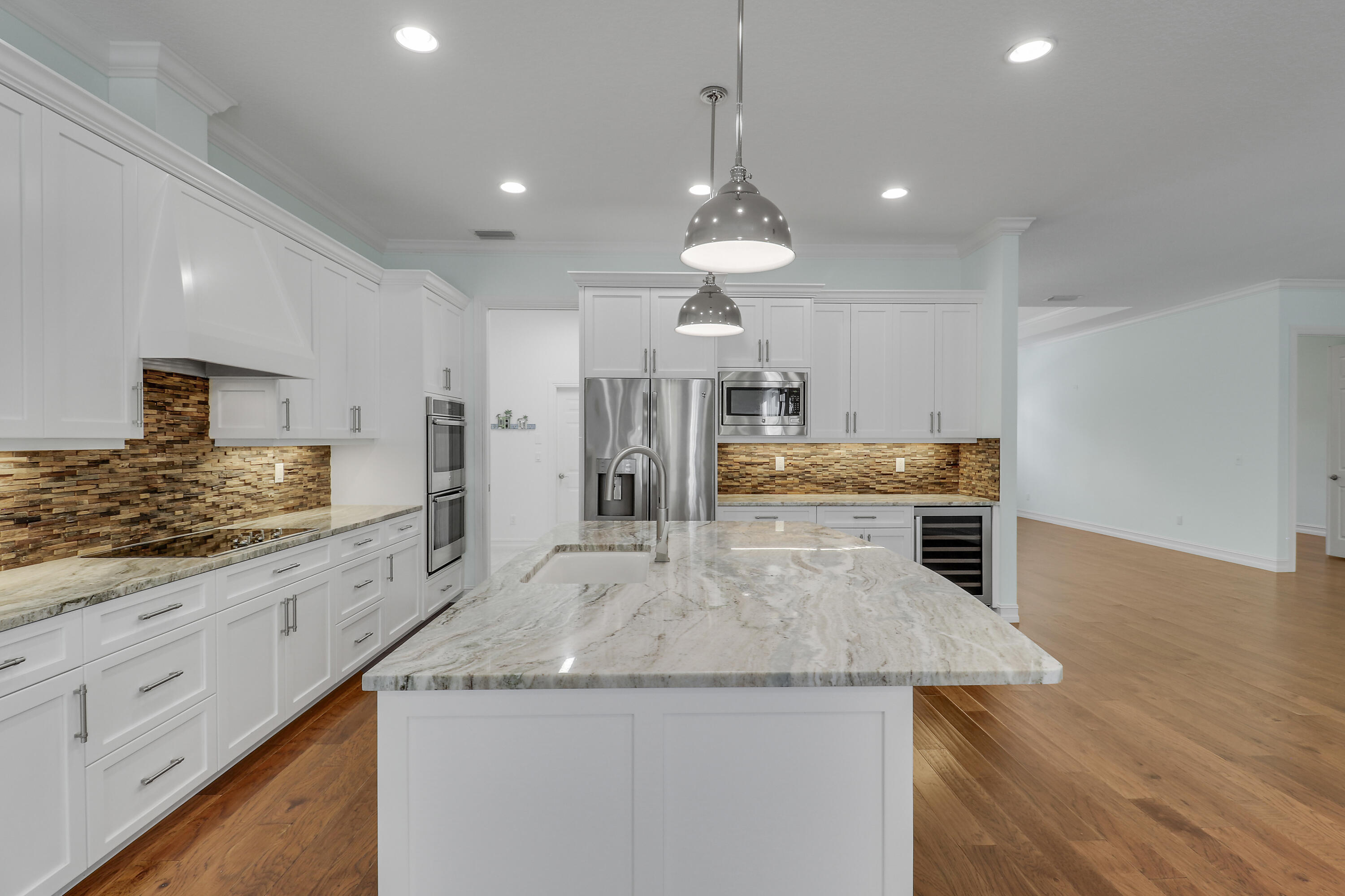 8415 Southeast Governors Way Hobe Sound, FL 33455 - Photo 9 of 105 House2-39