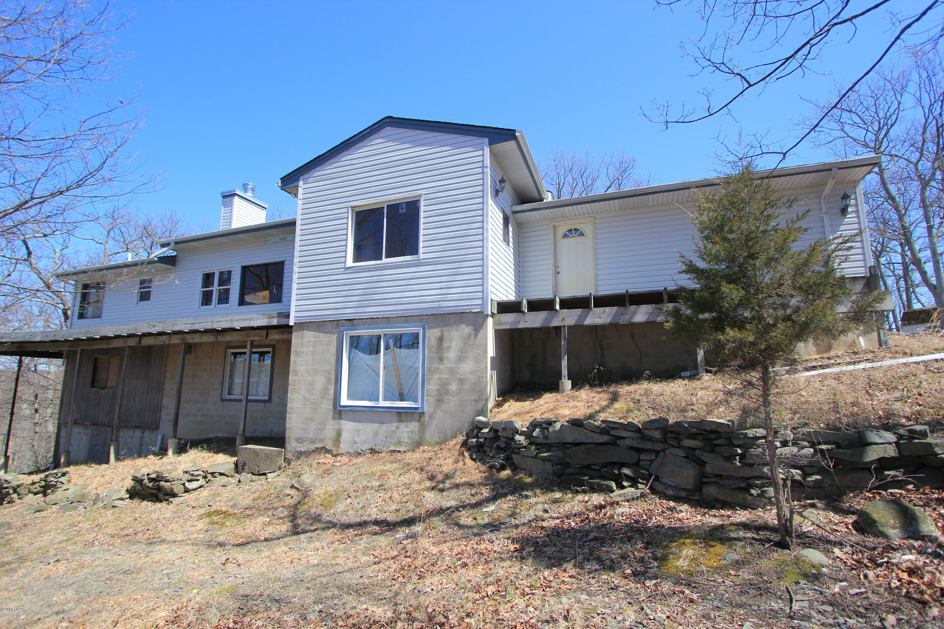 151 Mockingbird Court Bushkill, PA 18324 - Photo 2 of 29