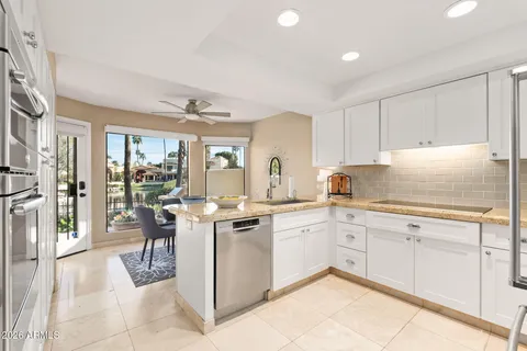 $1,195,000 | 10050 East Mountainview Lake Drive, Unit 10, Scottsdale, AZ 85258