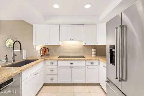 $1,195,000 | 10050 East Mountainview Lake Drive, Unit 10, Scottsdale, AZ 85258