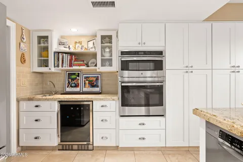 $1,195,000 | 10050 East Mountainview Lake Drive, Unit 10, Scottsdale, AZ 85258