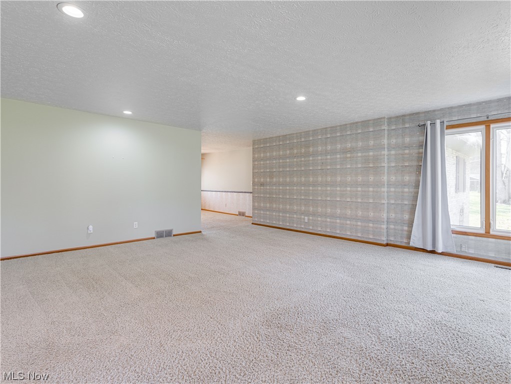 4277 Springdale Road Uniontown, OH 44685 - Photo 5 of 26 Gallery Image 5