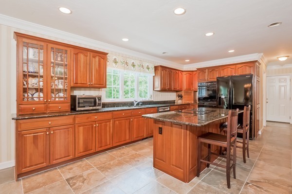 204 Arrow Head Road Marshfield, MA 02050 - Photo 8 of 30 Gallery Image 8