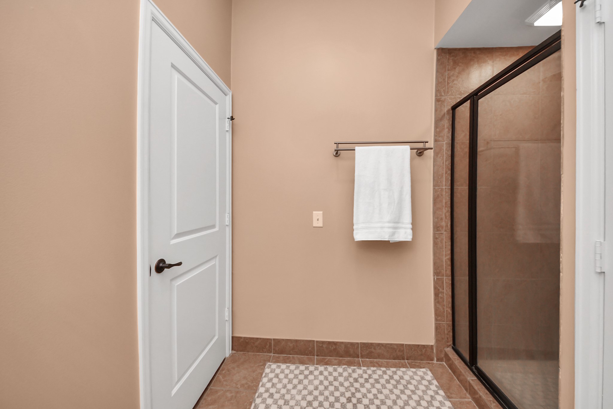 2203 Dorrington Street, Unit 400 Houston, TX 77030 - Photo 34 of 43 a bathroom with a sink