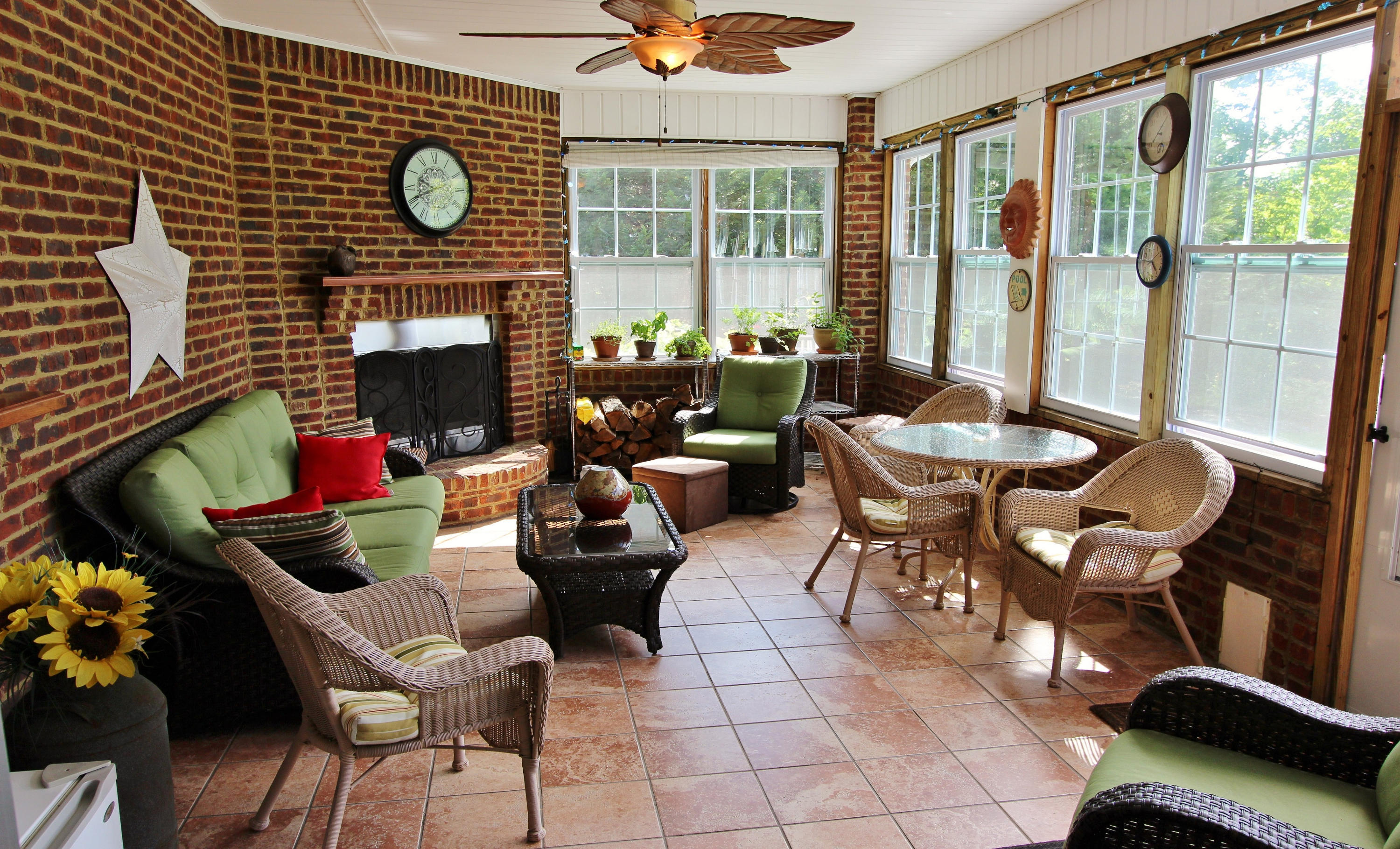 3853 Hubbard Road Loudon, TN 37774 - Photo 12 of 40 Relaxing Sunroom