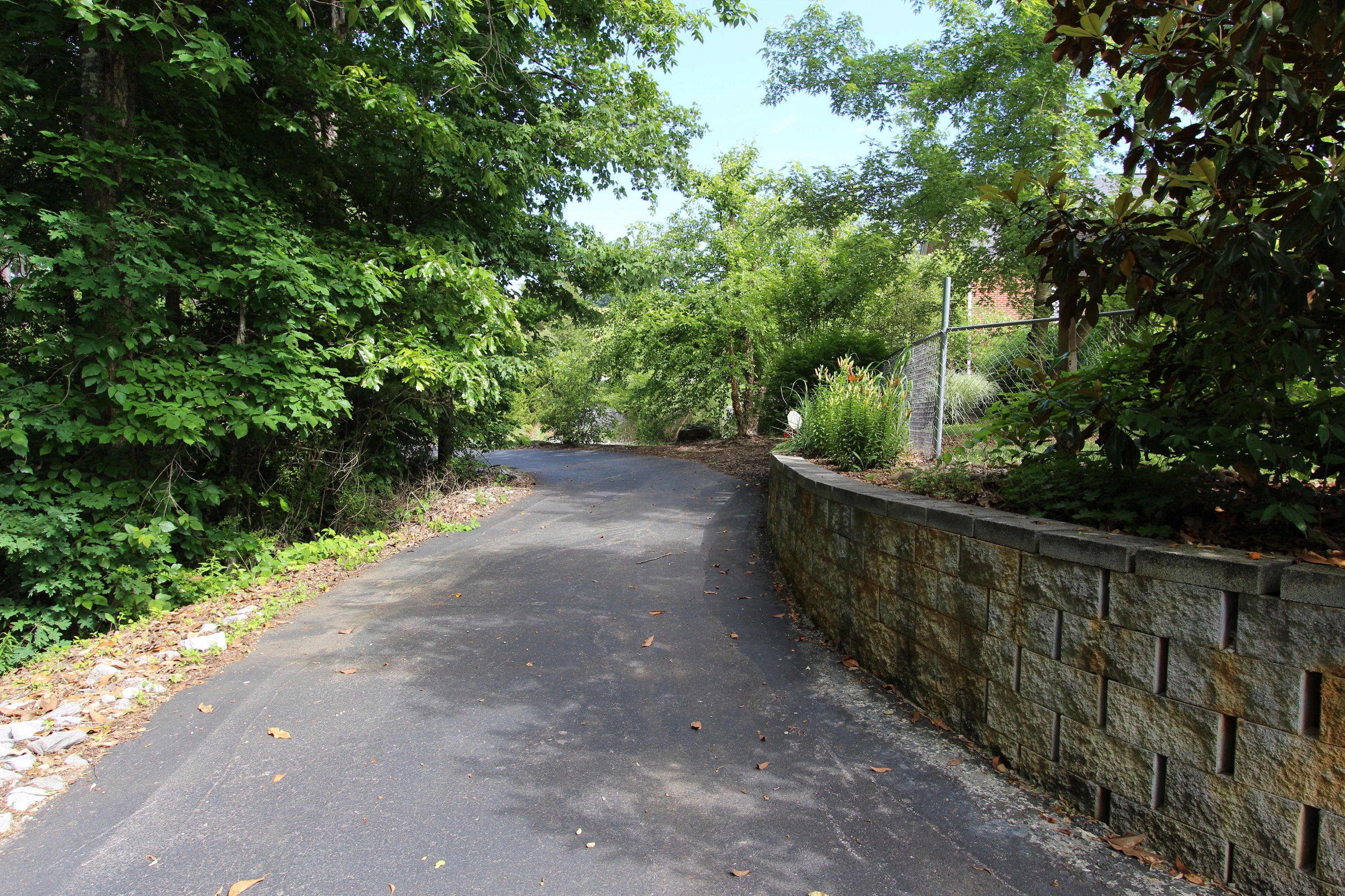 3853 Hubbard Road Loudon, TN 37774 - Photo 35 of 40 Separate drive to Garage