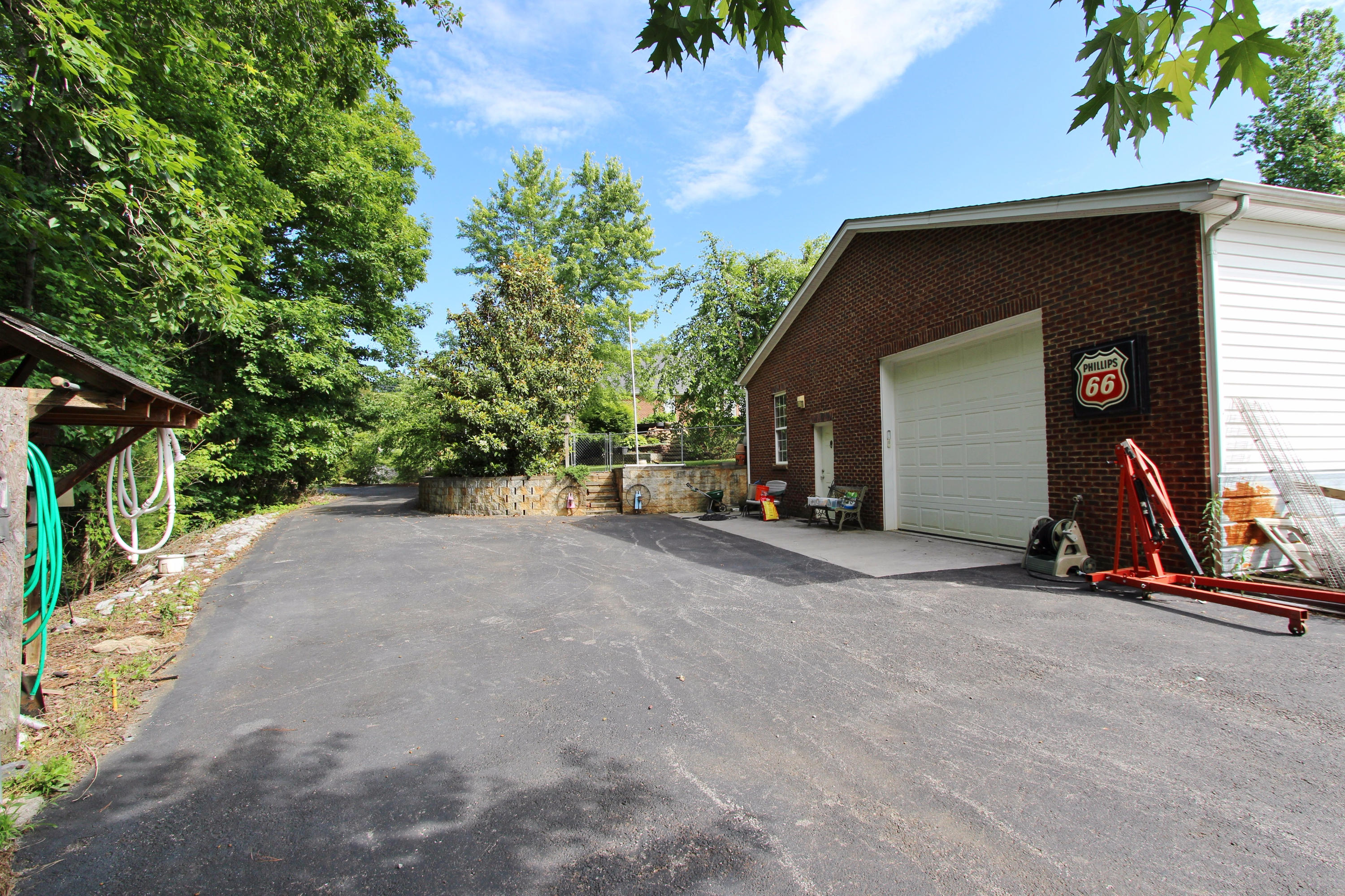3853 Hubbard Road Loudon, TN 37774 - Photo 36 of 40 Workshop-Garage