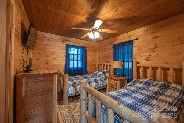 $385,000 | 7042 Martin Lane, Morganton, NC 28655