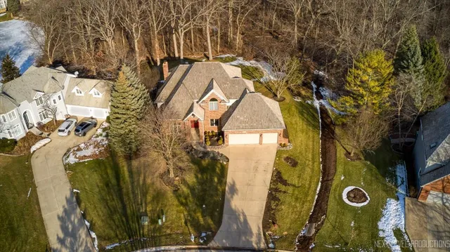 $635,000 | 1599 Far Hills Drive, Bartlett, IL 60103