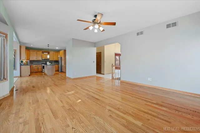 $635,000 | 1599 Far Hills Drive, Bartlett, IL 60103