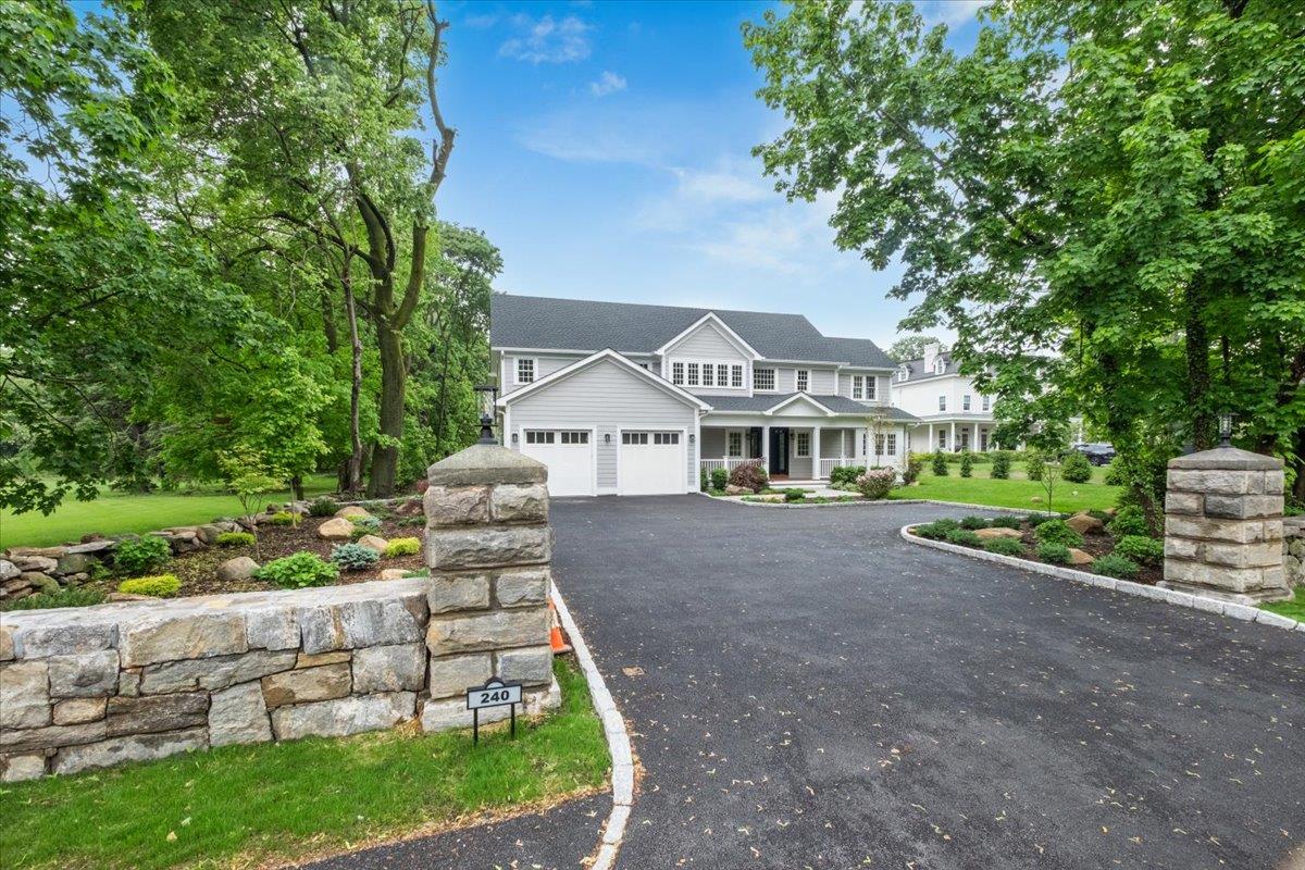 Welcome to 240 Fort Hill Road