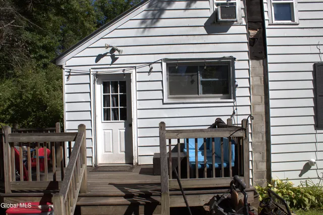 $130,000 | 364 Steele Ave Extension, Gloversville, NY 12078