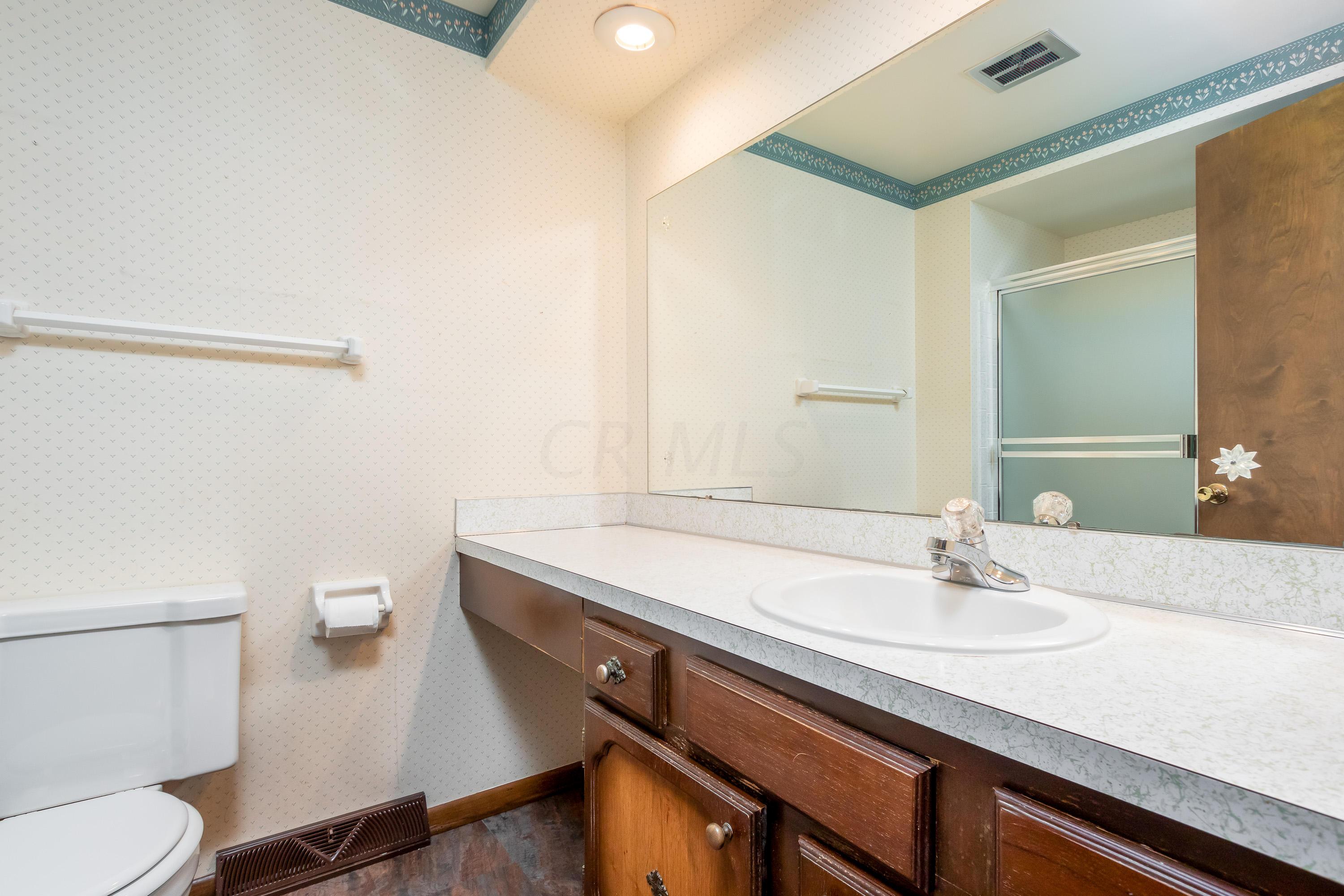 4436 Castleton Road West Columbus, OH 43220 - Photo 16 of 27 Gallery Image 16