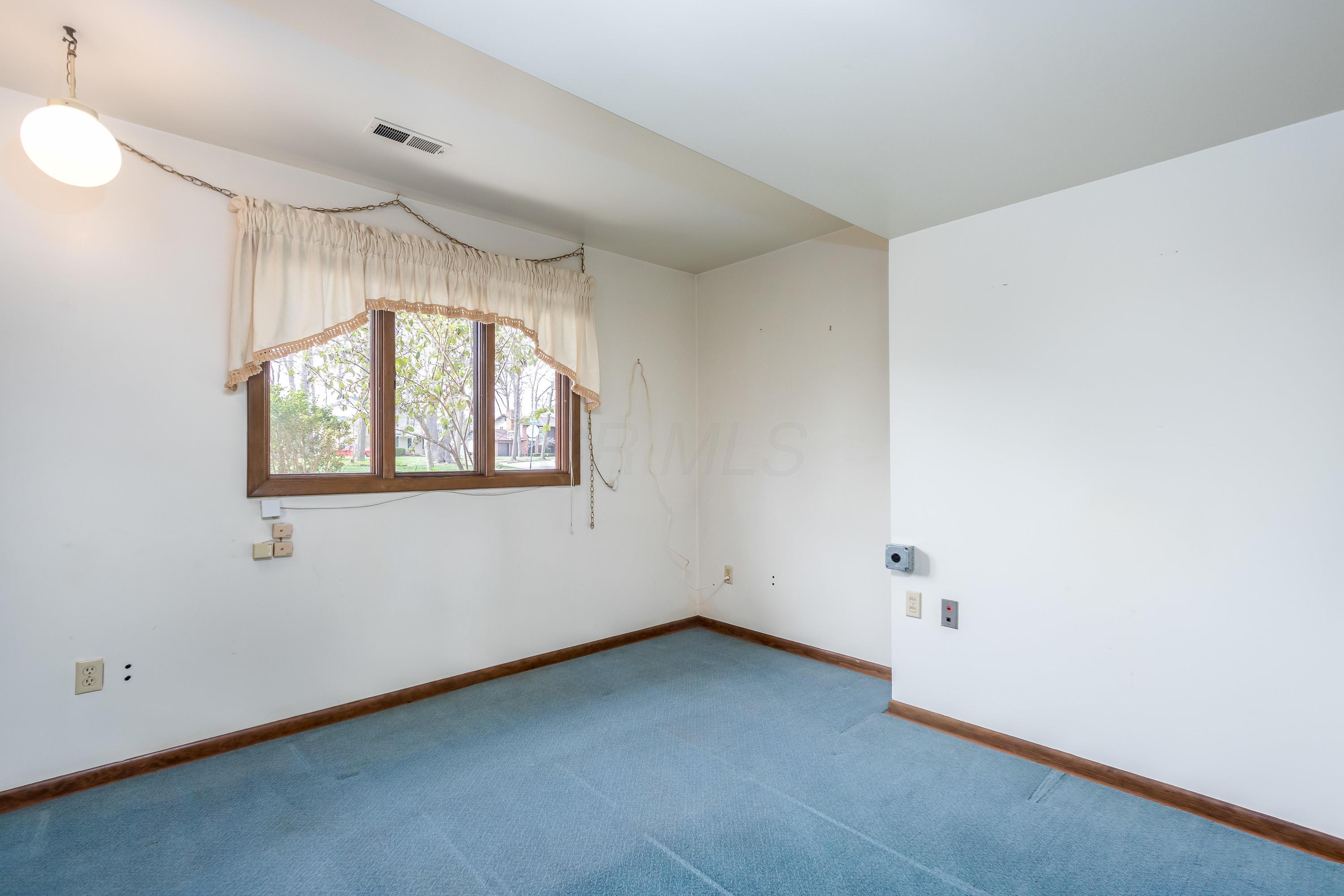 4436 Castleton Road West Columbus, OH 43220 - Photo 22 of 27 Gallery Image 22