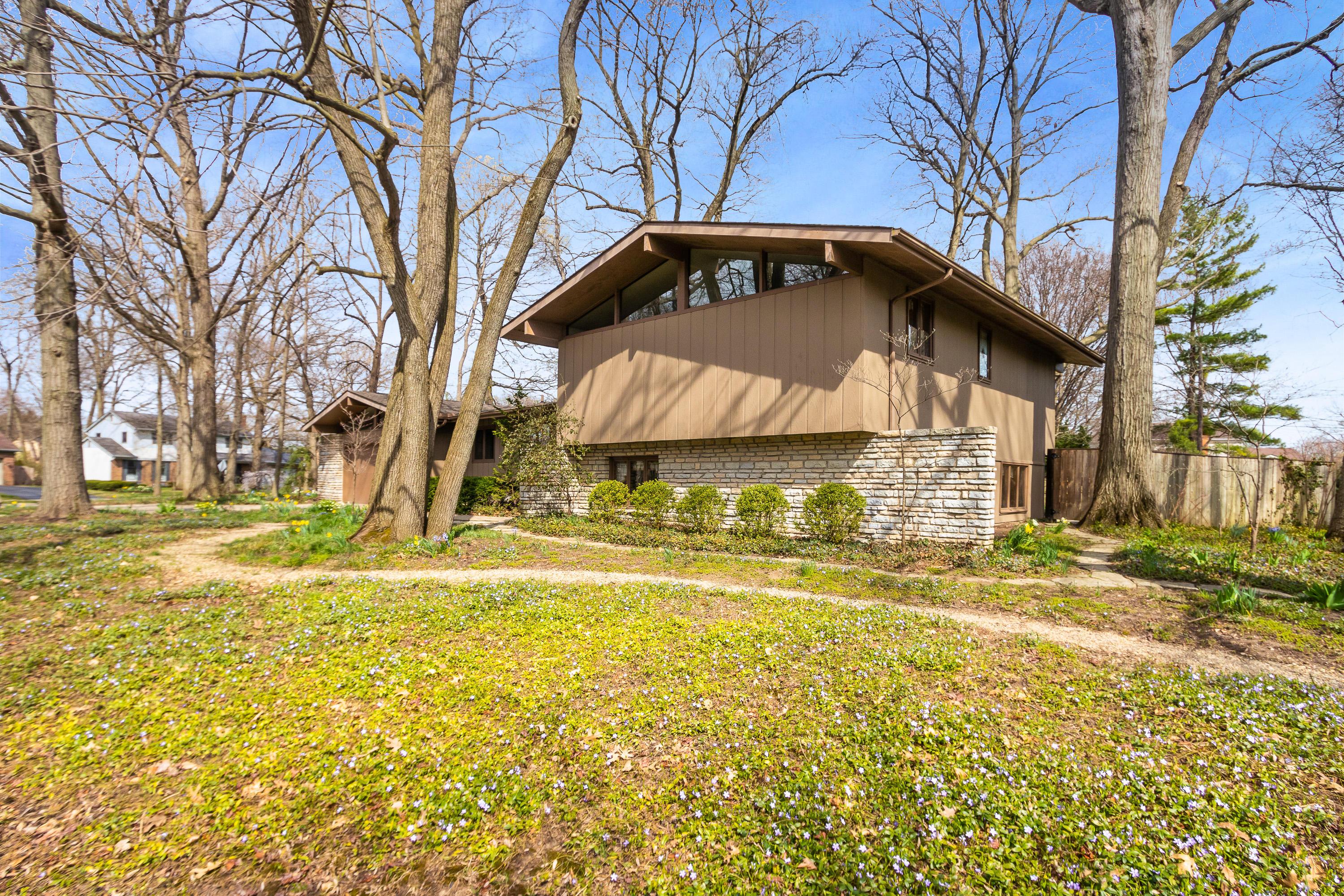 4436 Castleton Road West Columbus, OH 43220 - Photo 4 of 27 Gallery Image 4