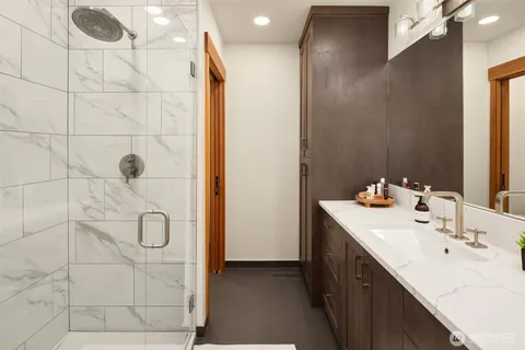 $1,585,000 | 14625 Southeast 14th Street, Bellevue, WA 98007