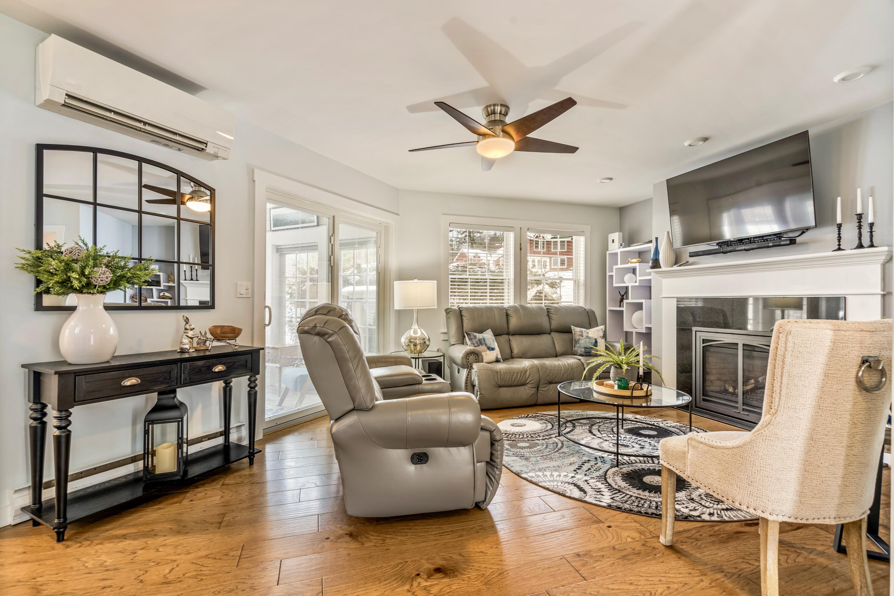 29 Winsor Green Road, Unit 29 Naples, ME 04055 - Photo 4 of 65 Living 1