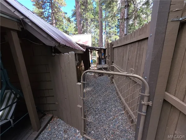 $225,000 | 2606 Whispering Pines Drive, Running Springs, CA 92382