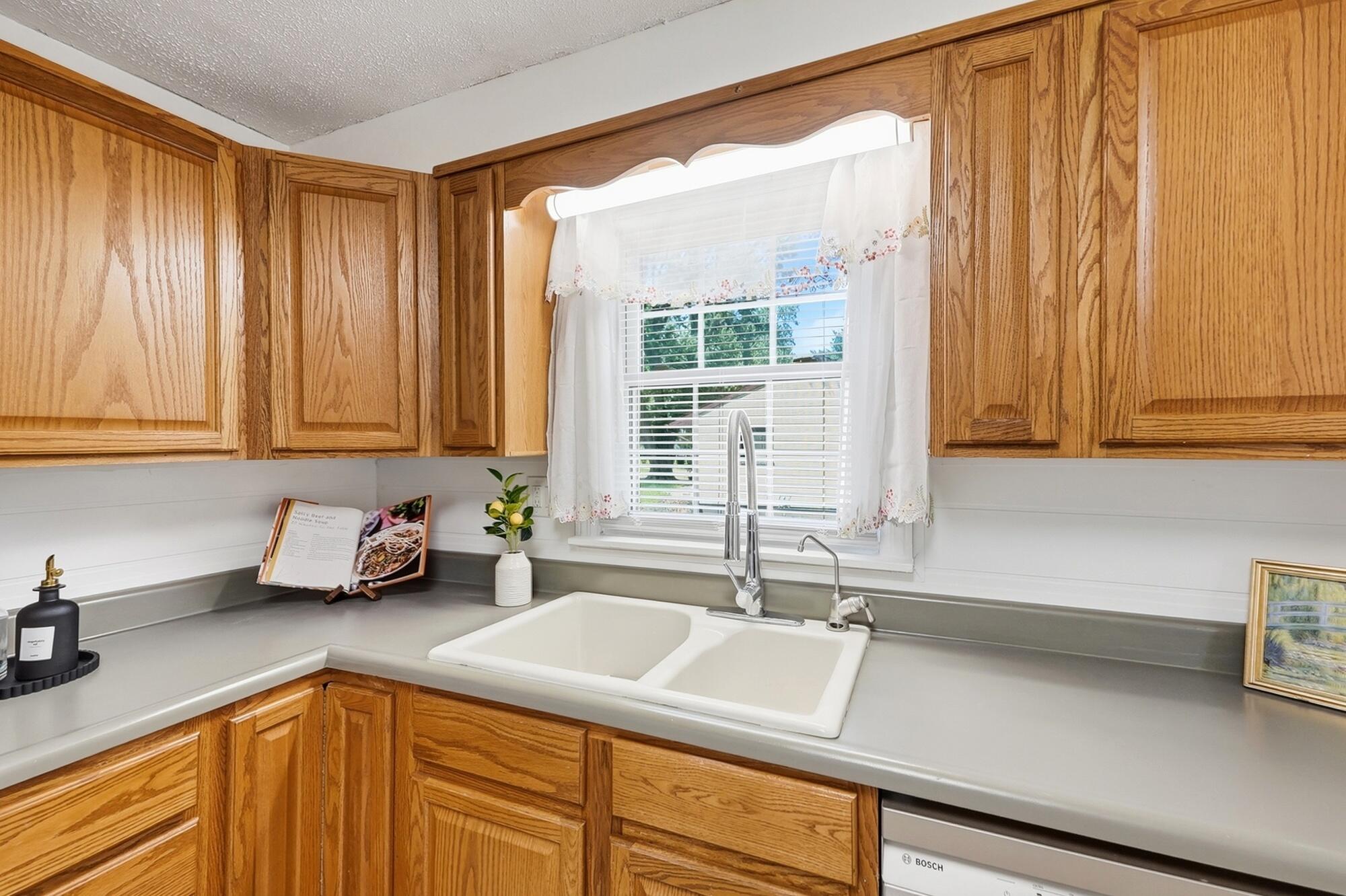 1652 Ridgeway Drive Springfield, OH 45506 - Photo 10 of 30 1652 Ridgeway Drive