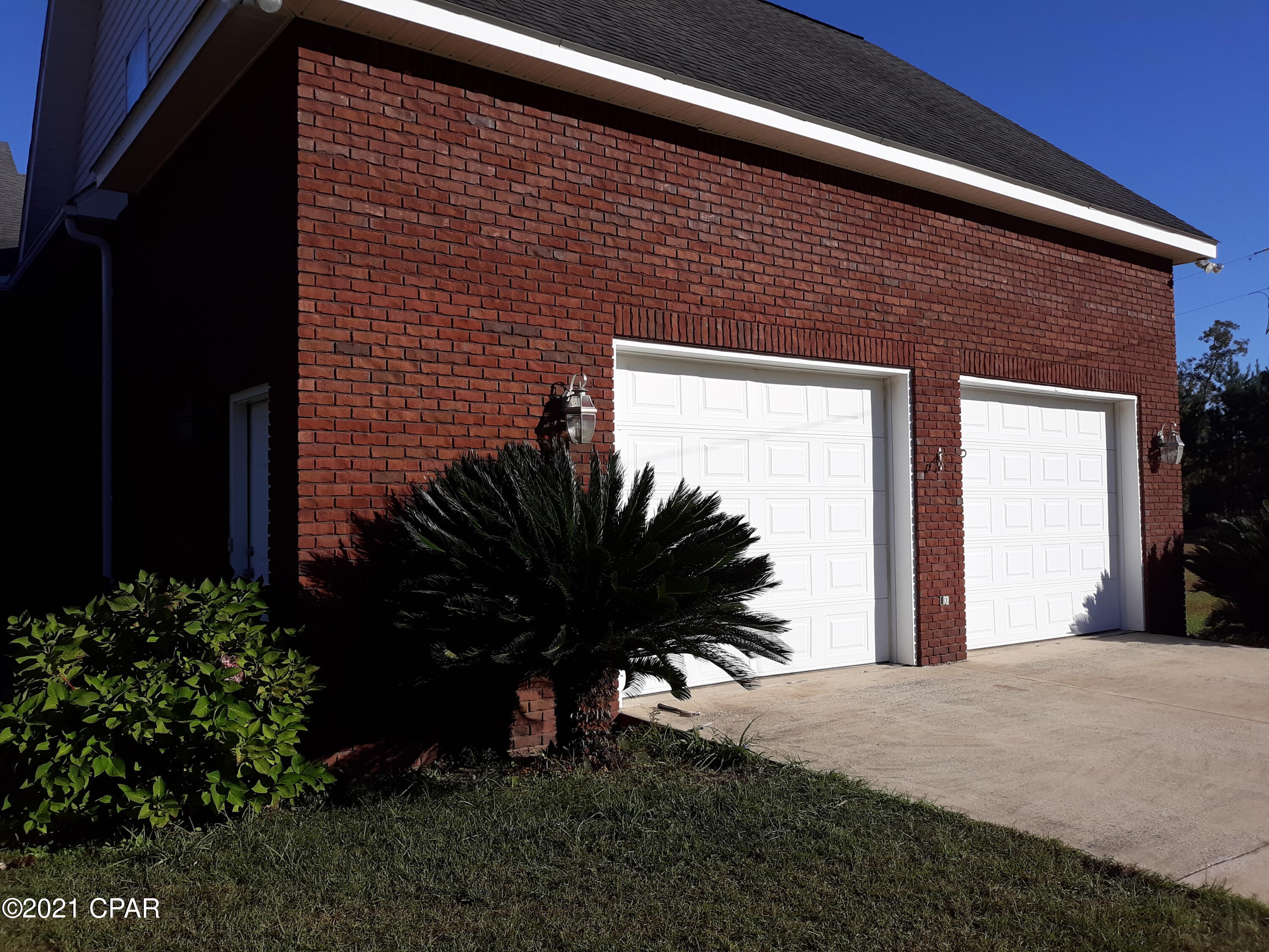 4882 Logan Loop Malone, FL 32445 - Photo 4 of 32 Gallery Image 4
