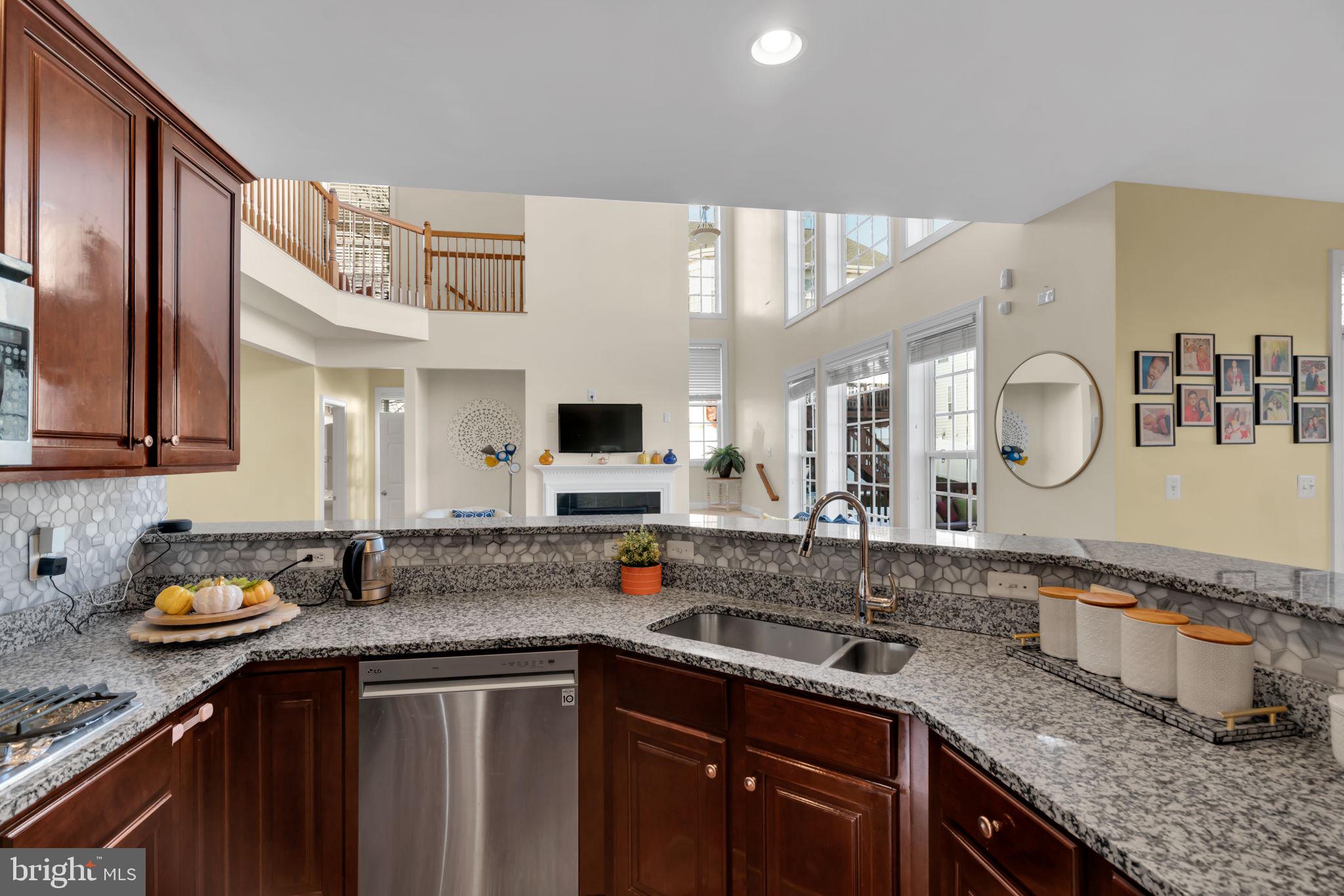 16379 Rusty Rudder Drive Woodbridge, VA 22191 - Photo 16 of 54