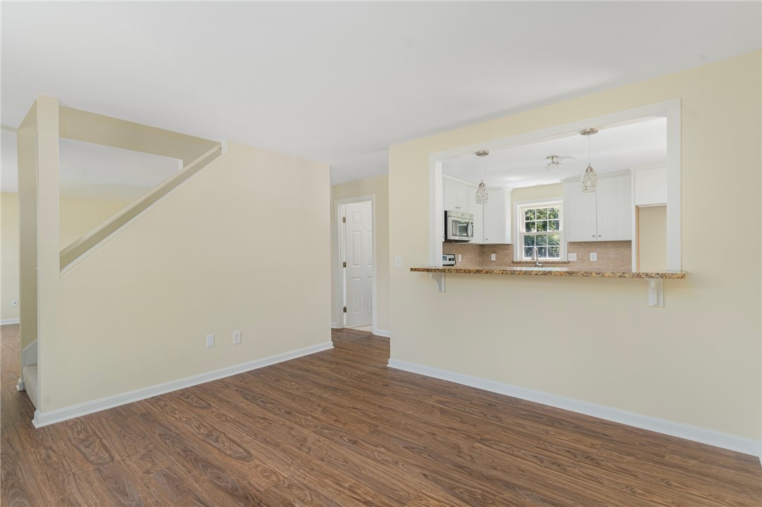 208 West View Road Middletown, RI 02842 - Photo 13 of 47
