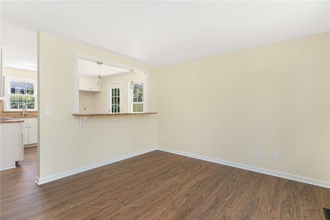 208 West View Road Middletown, RI 02842 - Photo 18 of 47