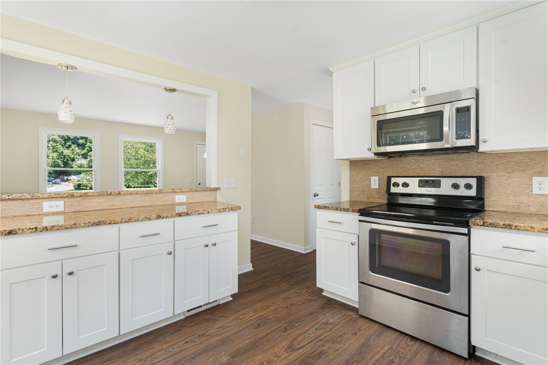 208 West View Road Middletown, RI 02842 - Photo 22 of 47