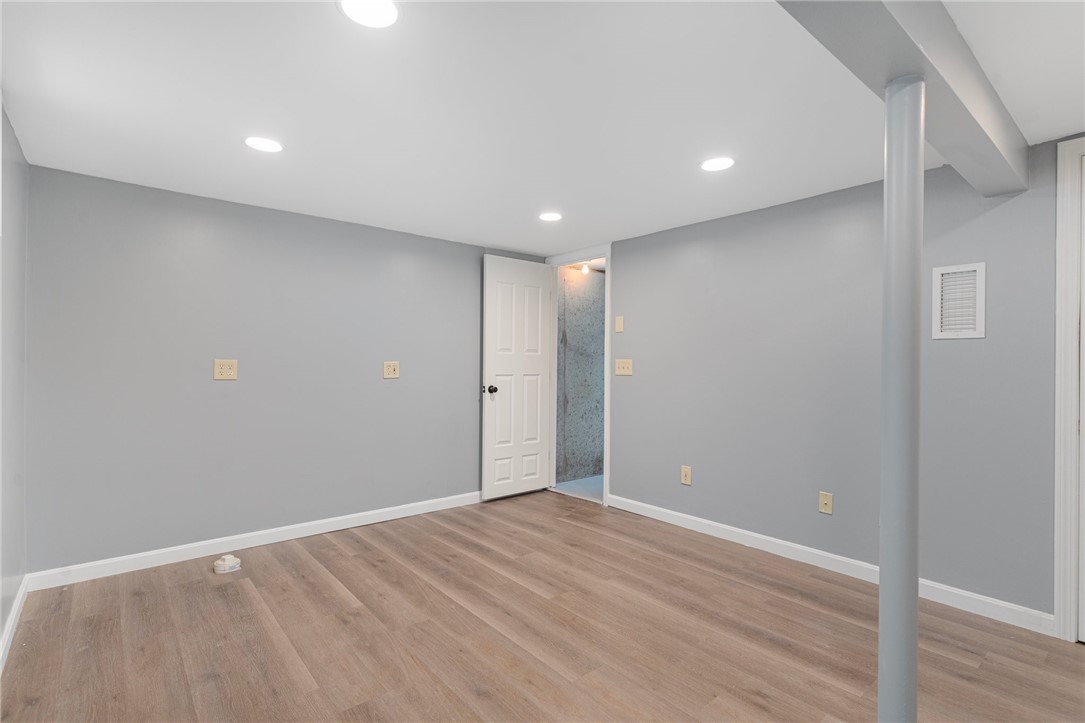 208 West View Road Middletown, RI 02842 - Photo 30 of 47