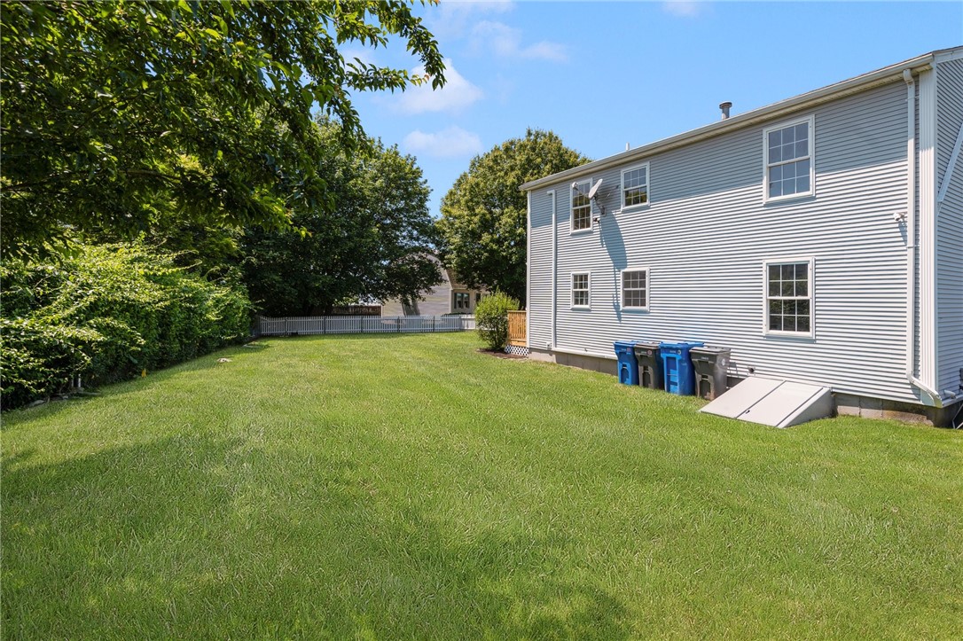 208 West View Road Middletown, RI 02842 - Photo 44 of 47