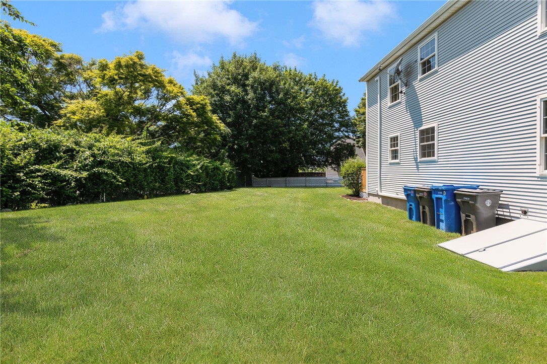 208 West View Road Middletown, RI 02842 - Photo 45 of 47