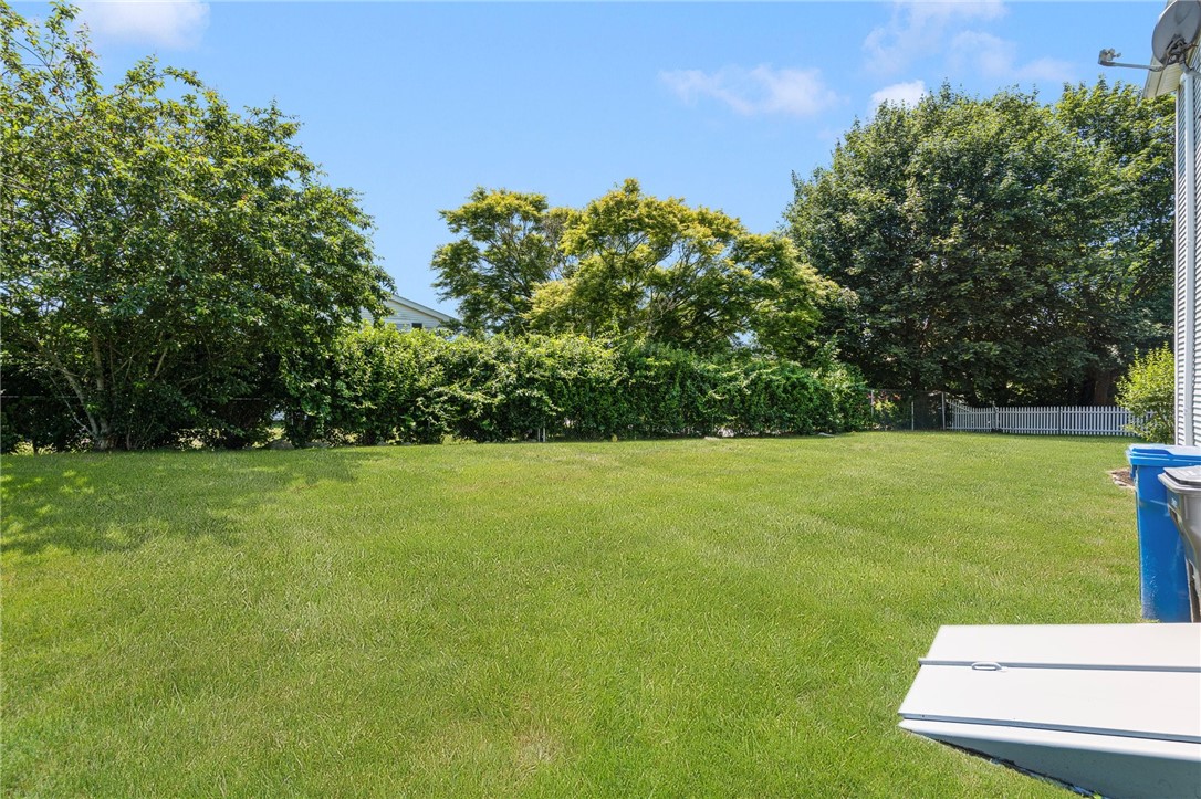 208 West View Road Middletown, RI 02842 - Photo 46 of 47