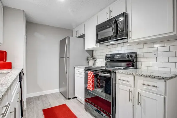 $671 | 2101 Burton Drive, Unit 1107, Austin, TX 78741