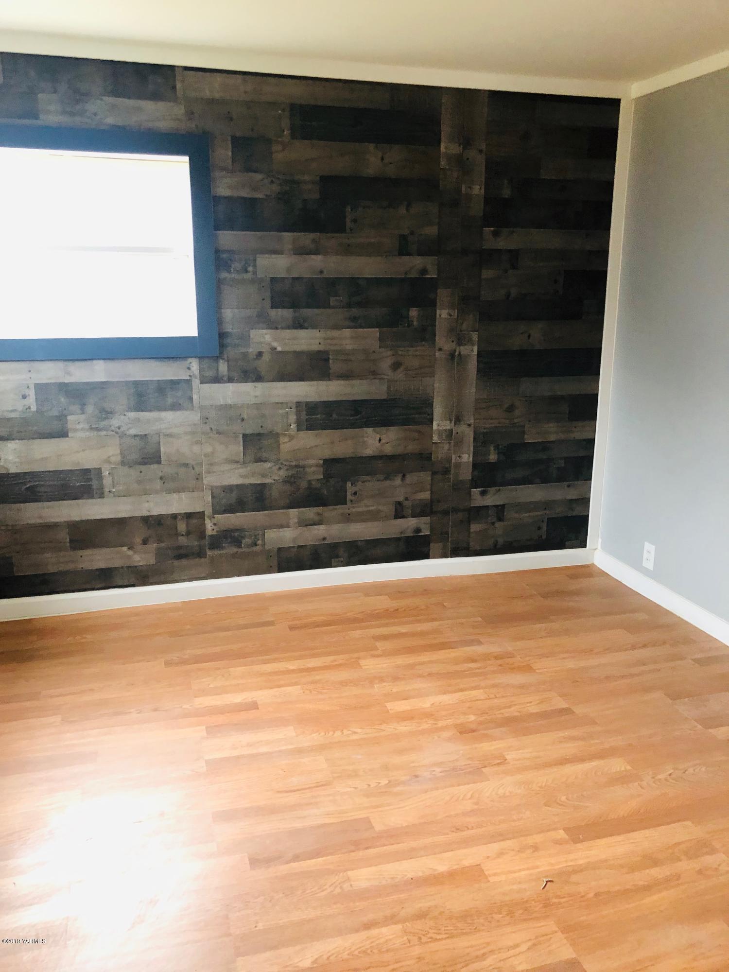 690 Outlook Road Outlook, WA 98938 - Photo 6 of 11 a view of a room with an empty space