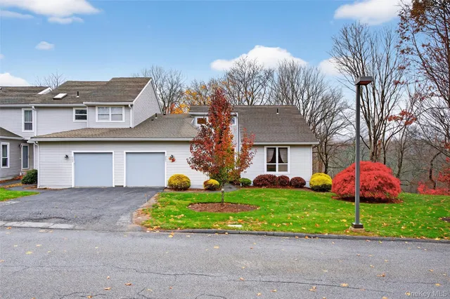 $585,000 | 201 Woods Brooke Drive, Mahopac, NY 10541