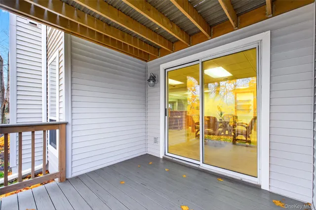 a view of yard with large tree