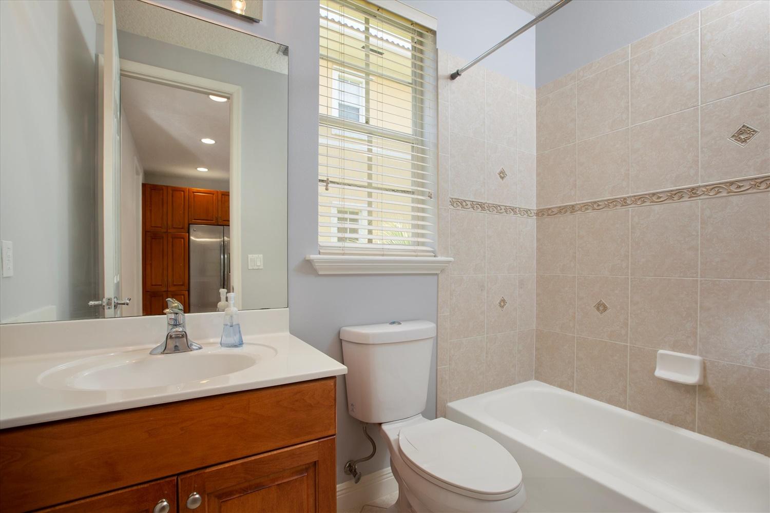 128 Morning Dew Circle Jupiter, FL 33458 - Photo 24 of 46 2nd Floor Bathroom