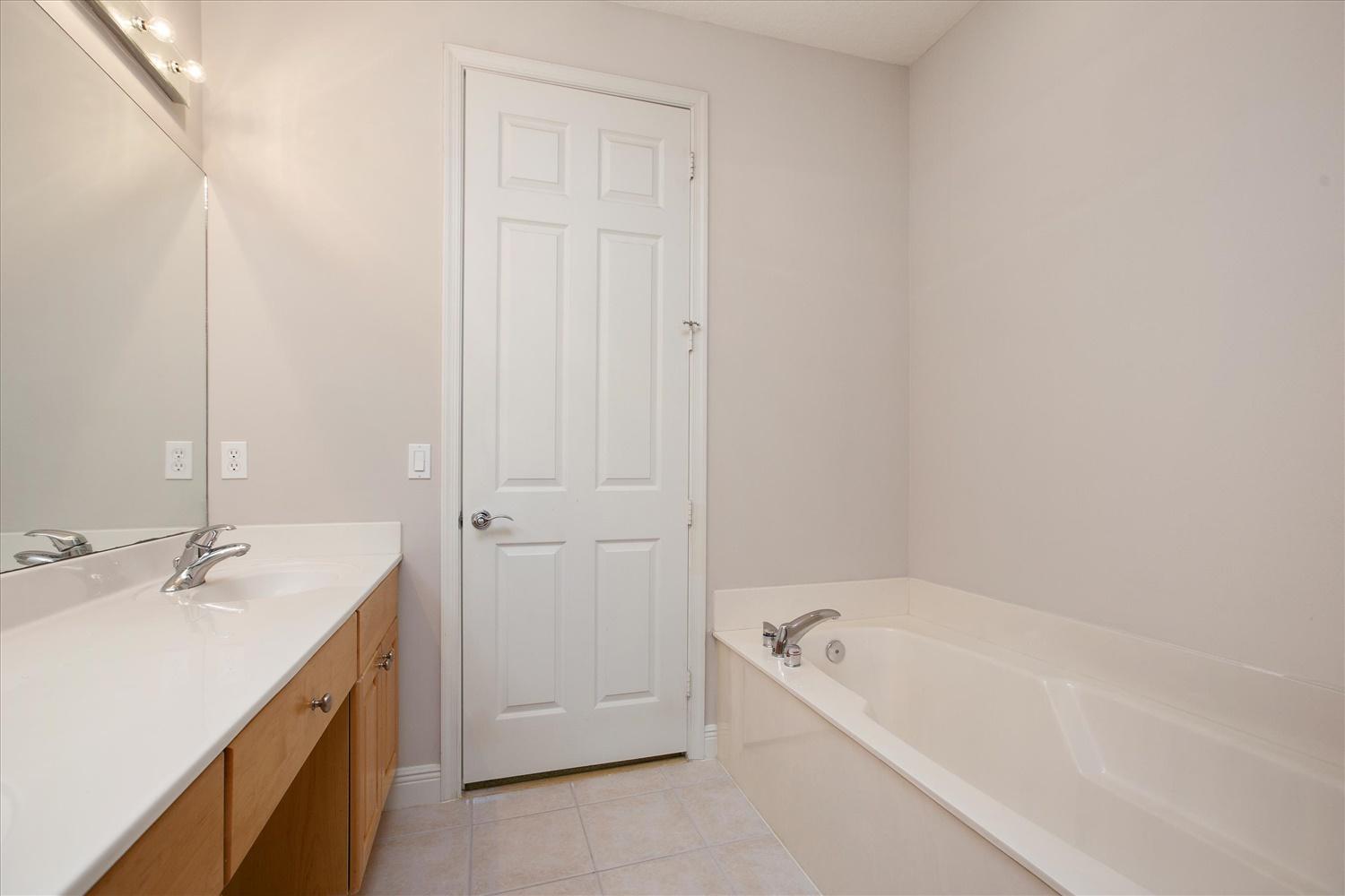 128 Morning Dew Circle Jupiter, FL 33458 - Photo 29 of 46 Master Bath Spa Tub