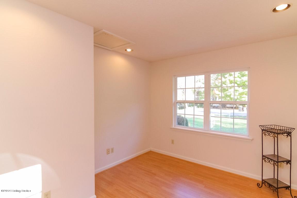 4218 Dolphin Road Louisville, KY 40220 - Photo 21 of 49 0017