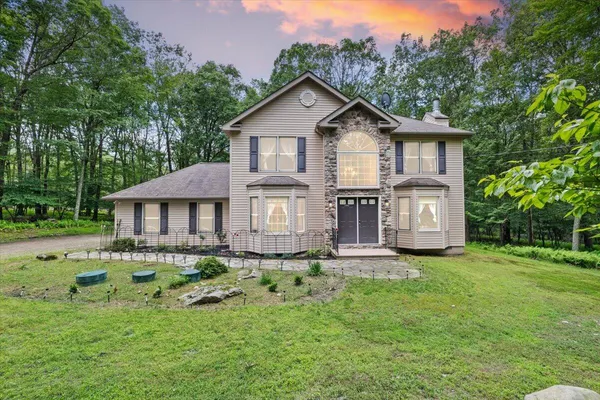$424,900 | 191 Cedar Lane, Canadensis, PA 18325