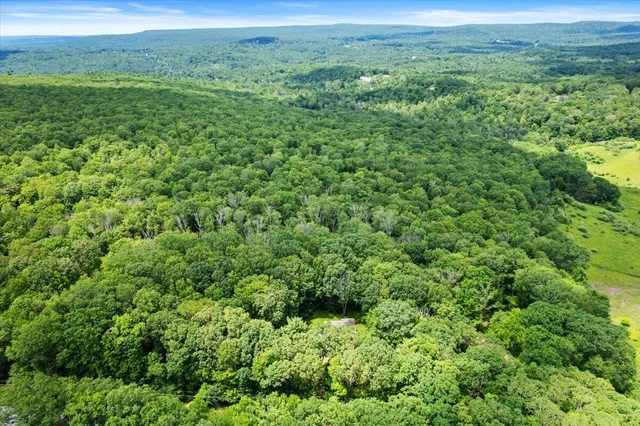 $424,900 | 191 Cedar Lane, Canadensis, PA 18325