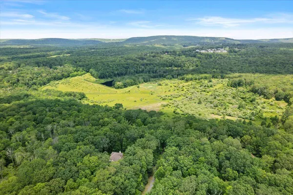 $424,900 | 191 Cedar Lane, Canadensis, PA 18325