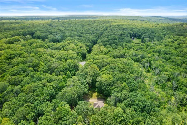 $424,900 | 191 Cedar Lane, Canadensis, PA 18325