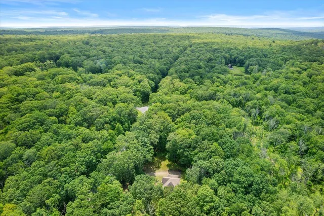 $424,900 | 191 Cedar Lane, Canadensis, PA 18325