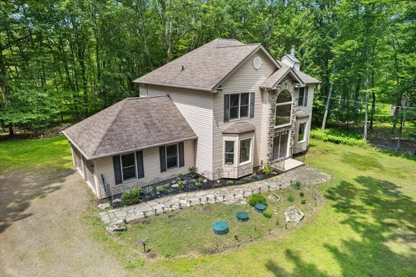 $424,900 | 191 Cedar Lane, Canadensis, PA 18325